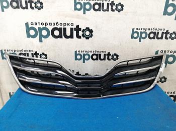 Решетка радиатора 53101-33240 для Toyota Camry 40 рест. 2010 — 2011 БУ; Оригинал; Р2, Удовлетворительное;